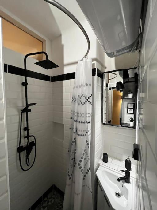 Renovated Stylish Flat At The Castle&Metro Lägenhet Budapest Exteriör bild